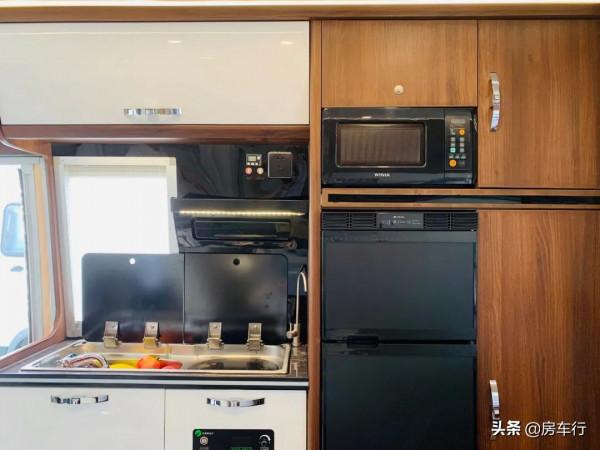 9.24上海房車展:鐵漢子的真柔情,飛翔-鐵C無拓展房車 9.24上海房車展:鐵漢子的真柔情,飛翔-鐵C無拓展房車