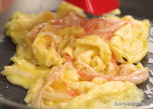 分享一款蝦仁蔬菜捲餅杯，脆嫩爽口，營養美味，孩子特愛吃