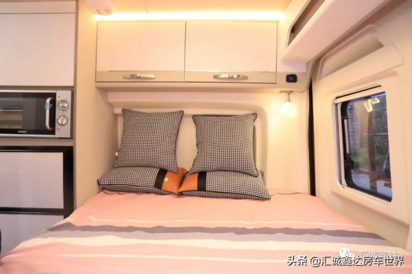 帶全套越野護甲,還配星空頂、商務座和三種駕駛模式的奇瑞房車 帶全套越野護甲,還配星空頂、商務座和三種駕駛模式的奇瑞房車