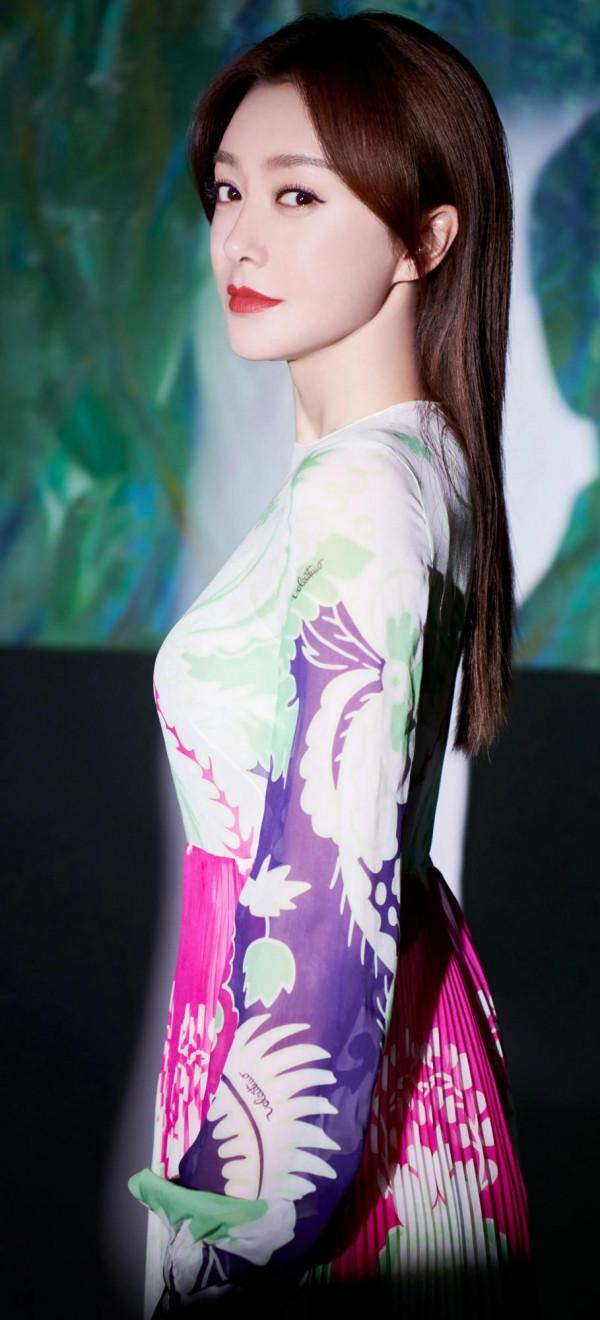 秦嵐高畫質桌布,精緻優雅的女人 秦嵐高畫質桌布,精緻優雅的女人