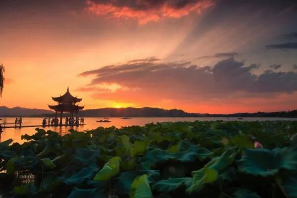 絕美西湖美景太美了