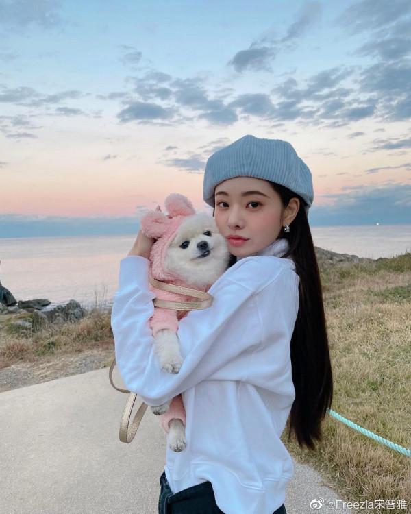 單身即地獄宋智雅近期穿搭照片