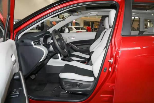 鋒蘭達：搭載2&period;0L&plus;CVT，油耗經濟，配全景天窗，適合家用