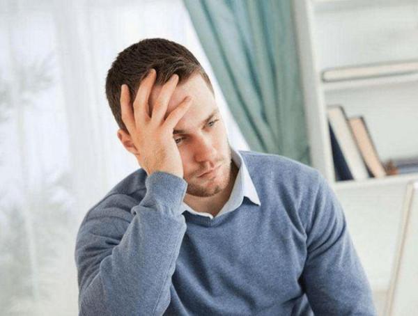 胃不好的人，身體會出現3種表現，應引起重視，別後知後覺