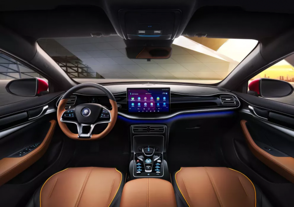 比亞迪秦PLUS DM-i、軒逸經典等領銜，省油又便宜的家轎考慮它們