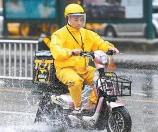 喉嚨發炎時,若頸部有2種表現,建議引起重視,別後知後覺 喉嚨發炎時,若頸部有2種表現,建議引起重視,別後知後覺