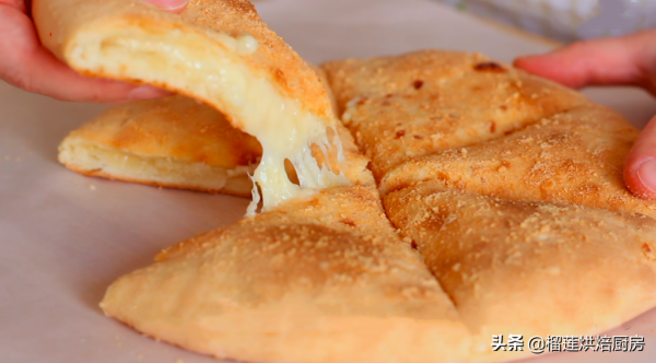 有手就能做的乳酪餅教程，免廚師機免揉，爆拉絲鬆軟香甜不幹不硬