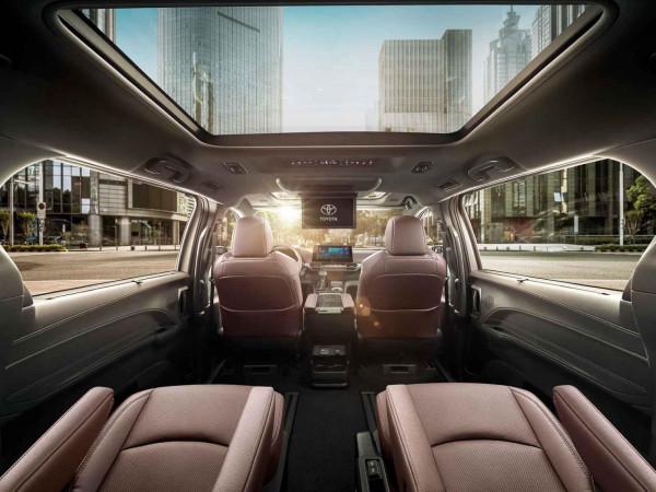 埃爾法MPV的“野性繁殖”:近親孿生的皇冠“子彈頭”豐田威爾陸 埃爾法MPV的“野性繁殖”:近親孿生的皇冠“子彈頭”豐田威爾陸