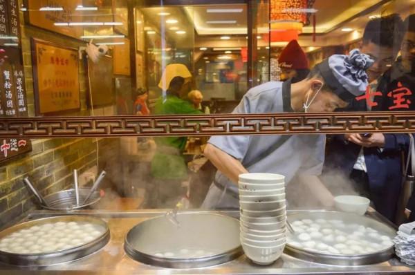 國內最坑遊客的十條美食街，你踩坑了嗎？