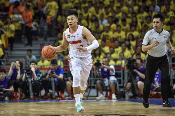 廣東男籃靠外援?現在的粵黑簡直不可理喻 廣東男籃靠外援?現在的粵黑簡直不可理喻