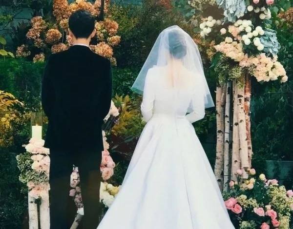 6位零緋聞的男明星：從校服到婚紗，他們把“初戀”娶回家