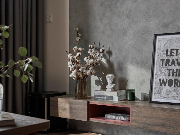 兄弟倆合資買套小公寓,沒有多餘的傢俱,全屋黑紅灰看起來很高階 兄弟倆合資買套小公寓,沒有多餘的傢俱,全屋黑紅灰看起來很高階