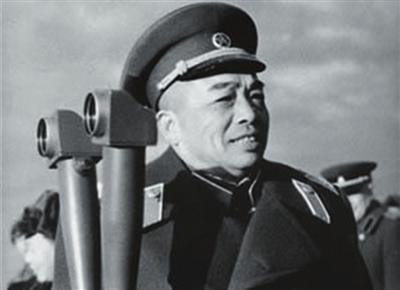 1957年，得知彭德懷到了莫斯科，金日成不顧身份提前站在門前迎接