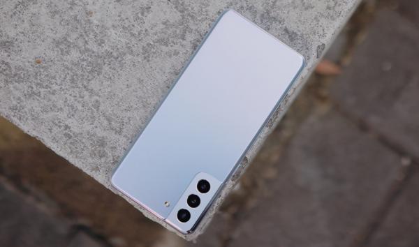 直屏讓人更舒適,當下這4款堪稱經典,沒有綠邊更不會誤觸 直屏讓人更舒適,當下這4款堪稱經典,沒有綠邊更不會誤觸