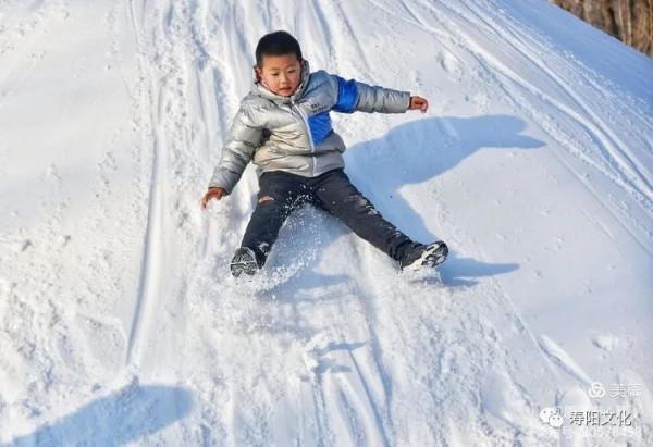 龍棲湖冰雪樂園開門迎客，激情體驗助力北京冬奧