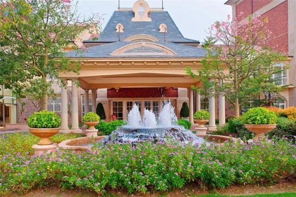 九龍湖公主酒店放大招！帶娃住進歐洲風情城堡小鎮！奢享豪華美食