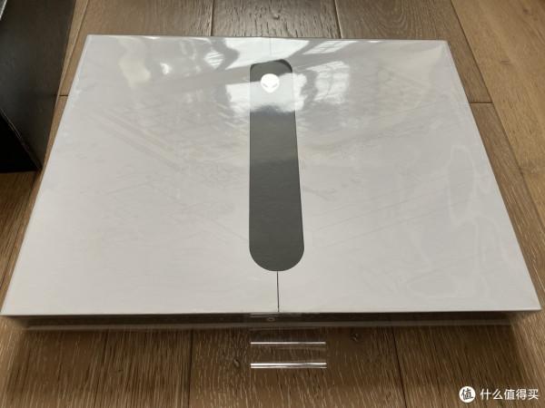 致我們終將逝去的青春！奔五的年紀狠心開箱外星人x15R1