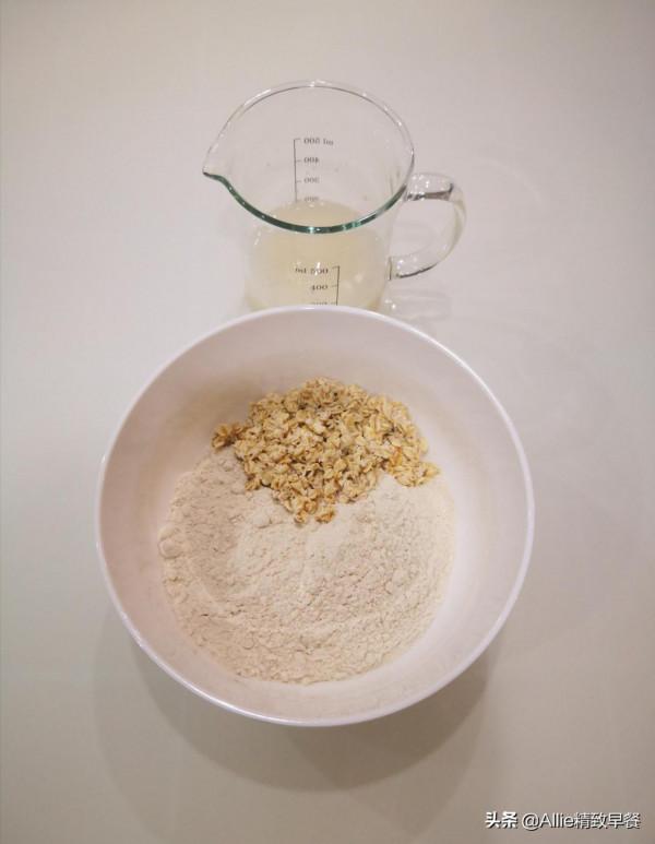 饅頭這樣做，鬆軟營養又飽腹，搭配非烤箱版烤雞、果蔬，真美味