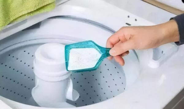 “洗衣粉”和“洗衣液”到底哪個好？看了才知道，差距這麼大