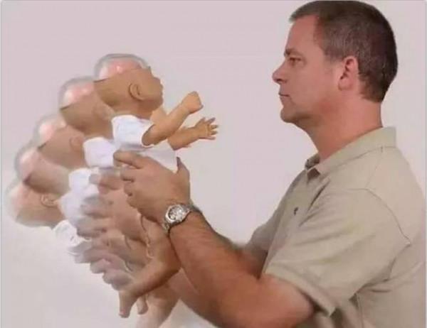 抱嬰兒的正確姿勢是什麼?別讓錯誤的抱姿,傷了小寶寶的脊椎 抱嬰兒的正確姿勢是什麼?別讓錯誤的抱姿,傷了小寶寶的脊椎