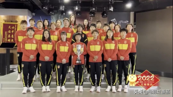 元宵晚會彩排：金晨美目顧盼，小撒如鄰家哥哥，萬茜短髮衛衣颯爽