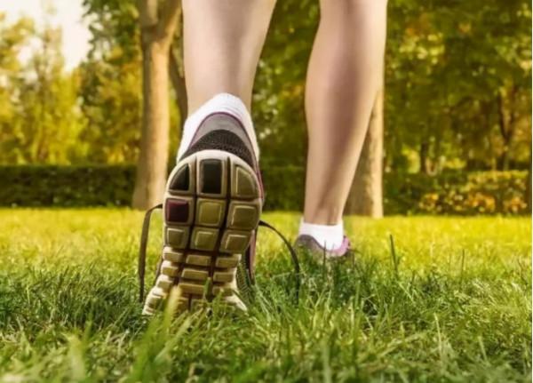 多走路有助於長壽?人過了50歲,做好3件事,或許比走路更有效 多走路有助於長壽?人過了50歲,做好3件事,或許比走路更有效