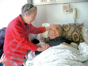 知名演員李丁:去世11年後兒子早逝,與妻子相伴57年的愛讓人淚目 知名演員李丁:去世11年後兒子早逝,與妻子相伴57年的愛讓人淚目