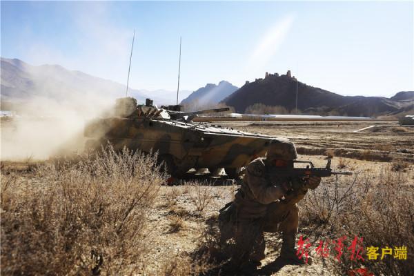 各部隊新年度軍事訓練高起點展開