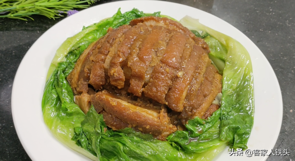 五花肉最好吃的做法，加1個香芋，客家人待客都愛做它，好吃過癮