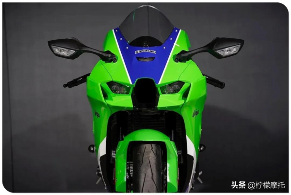 Ninja ZX-10RR 特殊配色英國亮相:經典 ZXR 塗裝市販有望? Ninja ZX-10RR 特殊配色英國亮相:經典 ZXR 塗裝市販有望?