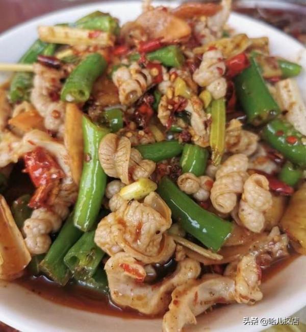 四川小鎮上只賣6個菜的蒼蠅館,人均120元,全是城裡人開車過來吃 四川小鎮上只賣6個菜的蒼蠅館,人均120元,全是城裡人開車過來吃