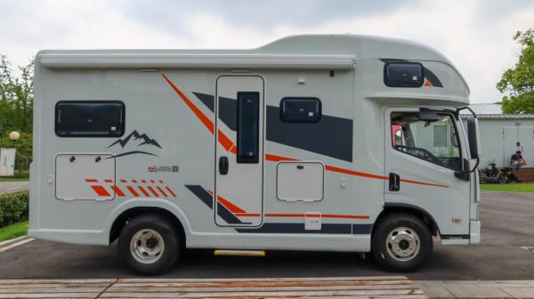 上汽躍進H500底盤,一體成型玻璃鋼廂體,網紅4號房車 上汽躍進H500底盤,一體成型玻璃鋼廂體,網紅4號房車