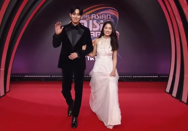 好多整容臉！外網曝韓國頒獎禮生圖，明星動鼻子後遺症太明顯