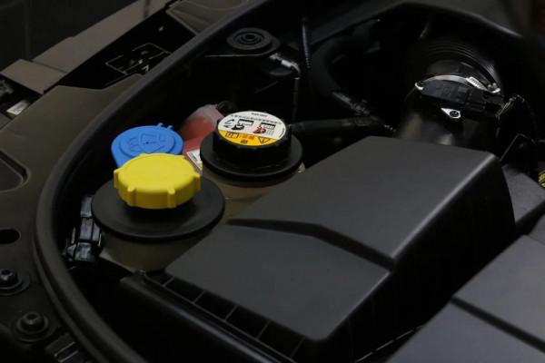 怪獸修車:翻新一輛21萬公里的路虎發現4,老爺子工地拉貨專用車 怪獸修車:翻新一輛21萬公里的路虎發現4,老爺子工地拉貨專用車