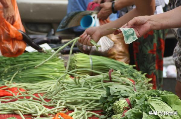 一邊是房價下跌，一邊是通貨膨脹，如何實現財富保值？