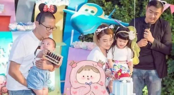 梅婷二婚嫁給曾劍，生育一兒一女，把婆婆當親媽，一家10口人同住