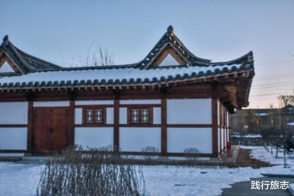 中國邊境之城圖們市，這裡離朝鮮只有百米，站在對岸就能望見朝鮮