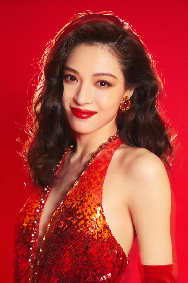 生圖被說是俗氣網紅風，精修圖又被嫌棄P過頭，鍾楚曦該怎麼辦？