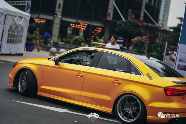 4套輪轂4次改色的奧迪A3，折騰久了還是自己開車房更方便