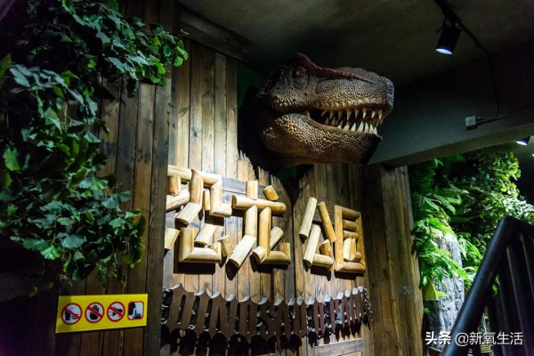 有會動的恐龍、長長齒牙的大象，北京這座博物館裡有一個大世界
