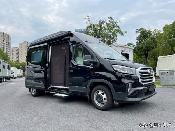 外觀沉穩低調,內飾出口工藝搭配航空座椅即豪華更舒適 外觀沉穩低調,內飾出口工藝搭配航空座椅即豪華更舒適