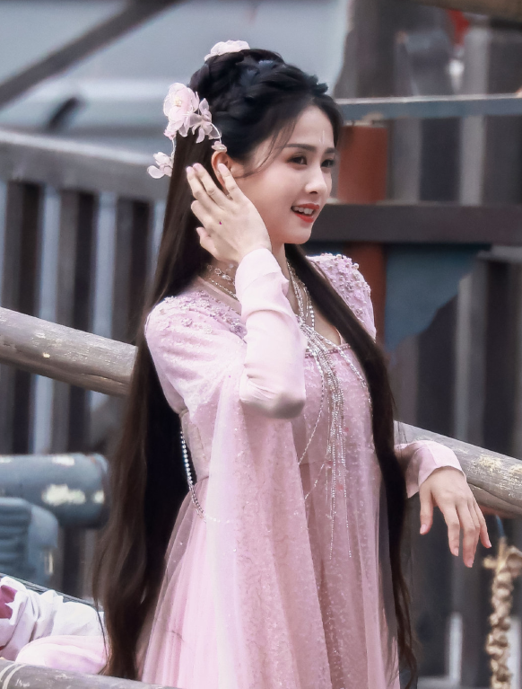 敦煌國風，病嬌魔神，百變仙女，含醜量為0的《長月燼明》太上頭