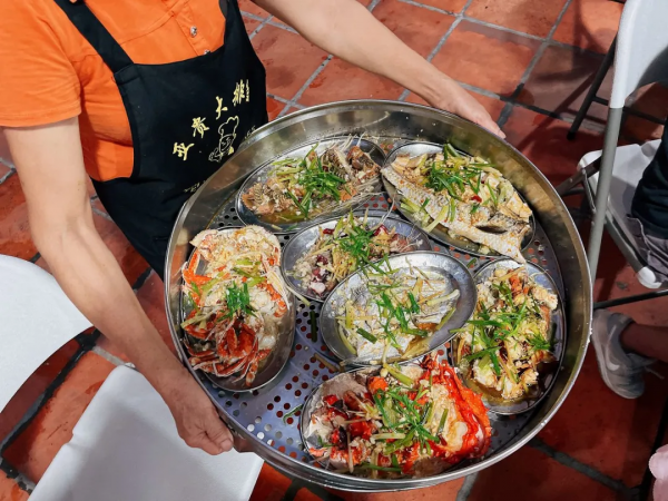 賓士 C200:4年車齡新C旅,優雅美麗5折售 賓士 C200:4年車齡新C旅,優雅美麗5折售