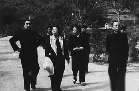 李富春在彌留之際，唯一放心不下的人是周恩來：他的病情怎麼樣