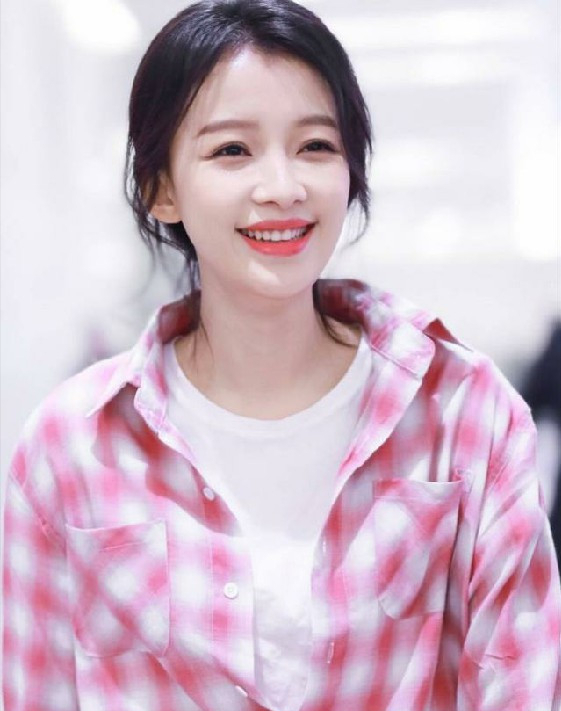 笑容有感染力的女明星，90后里我只服這5位，不自覺也跟著笑了