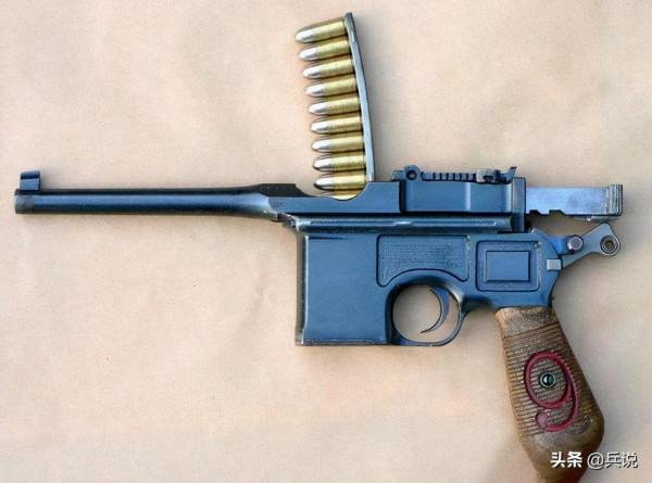 八路軍鋤奸，胸膛補一槍，漢奸居然沒死，只好用斧頭砸腦袋