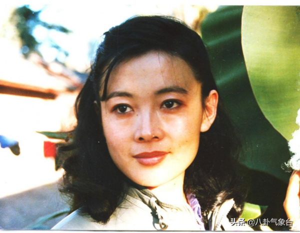 “草原仙子”娜仁花：14歲出道49歲拿影后，與名導結婚18年零緋聞