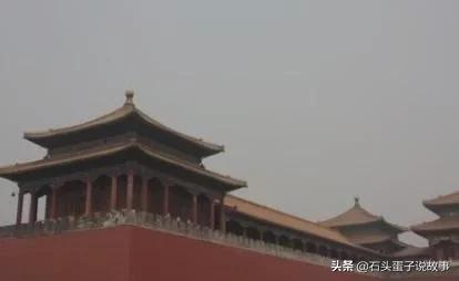 清朝真實的選秀照：秀女衣著樸素顏值普通，站成一排等待皇帝挑選