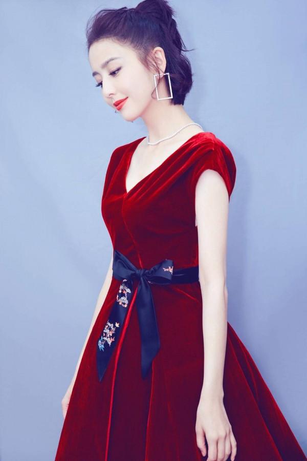 佟氏七寶車,麗日坐高閣,婭相兼尤美,粉紅女郎佟麗婭 佟氏七寶車,麗日坐高閣,婭相兼尤美,粉紅女郎佟麗婭