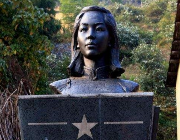 1984年賀子珍病逝，上海市委請示葬禮的規格，鄧小平一句話定調